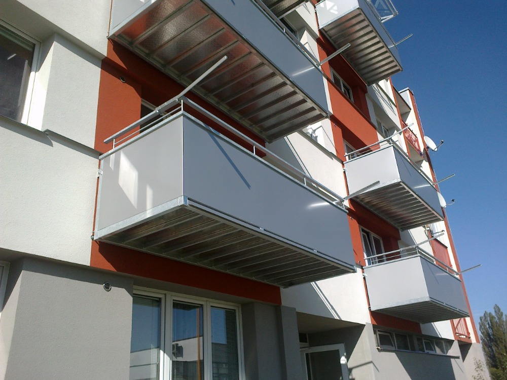 Ocelové balkony - KOVOJIH JH s.r.o.